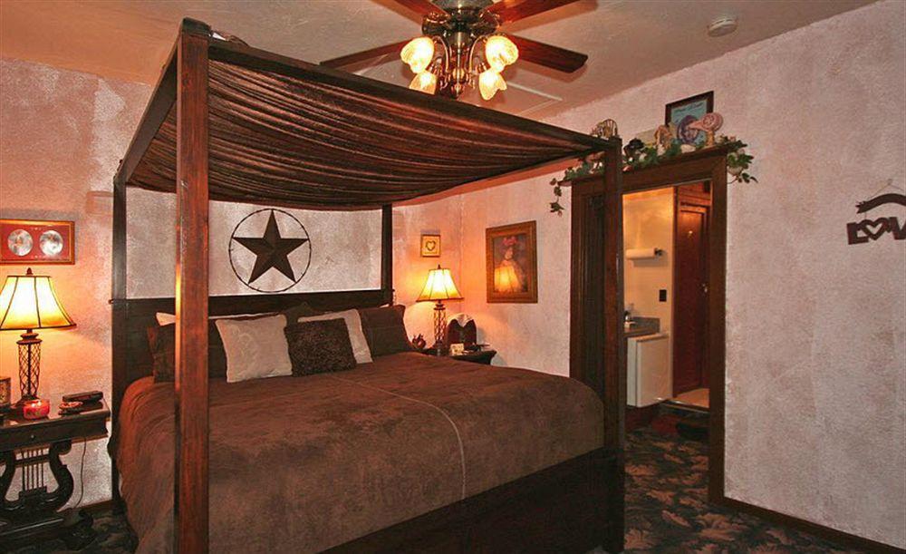 The Whispering Pines Inn Norman Buitenkant foto