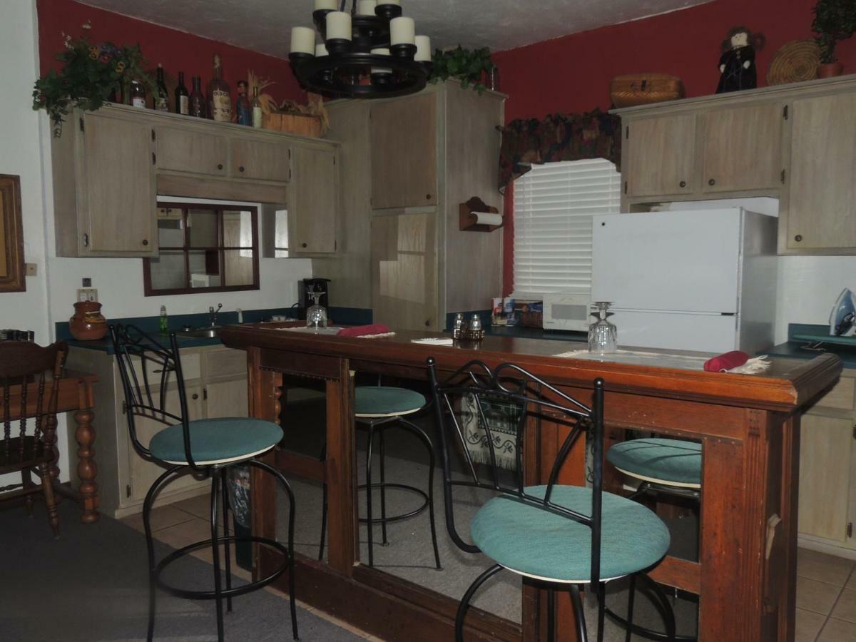 The Whispering Pines Inn Norman Buitenkant foto