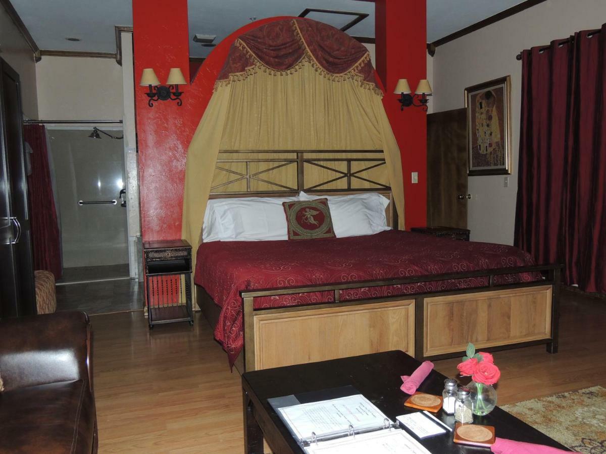 The Whispering Pines Inn Norman Buitenkant foto