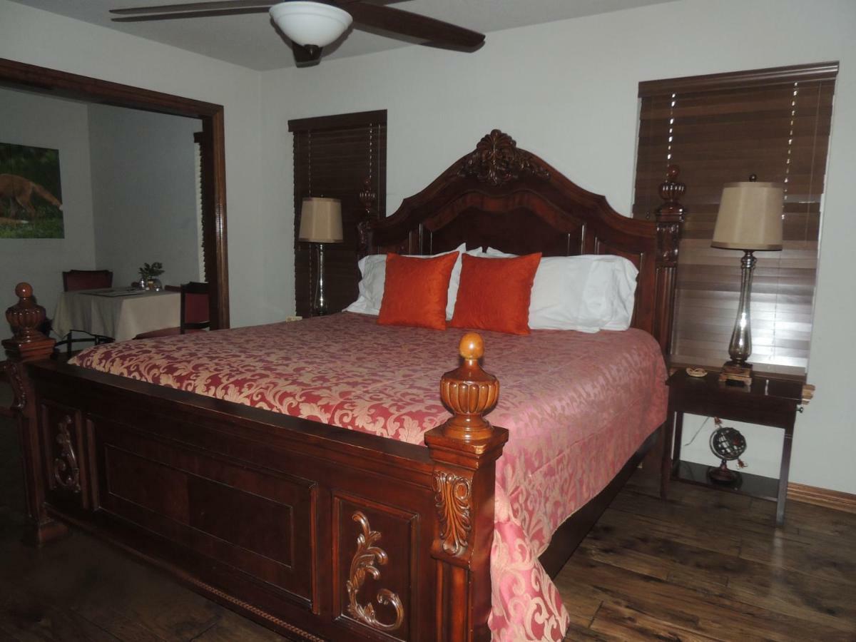 The Whispering Pines Inn Norman Buitenkant foto