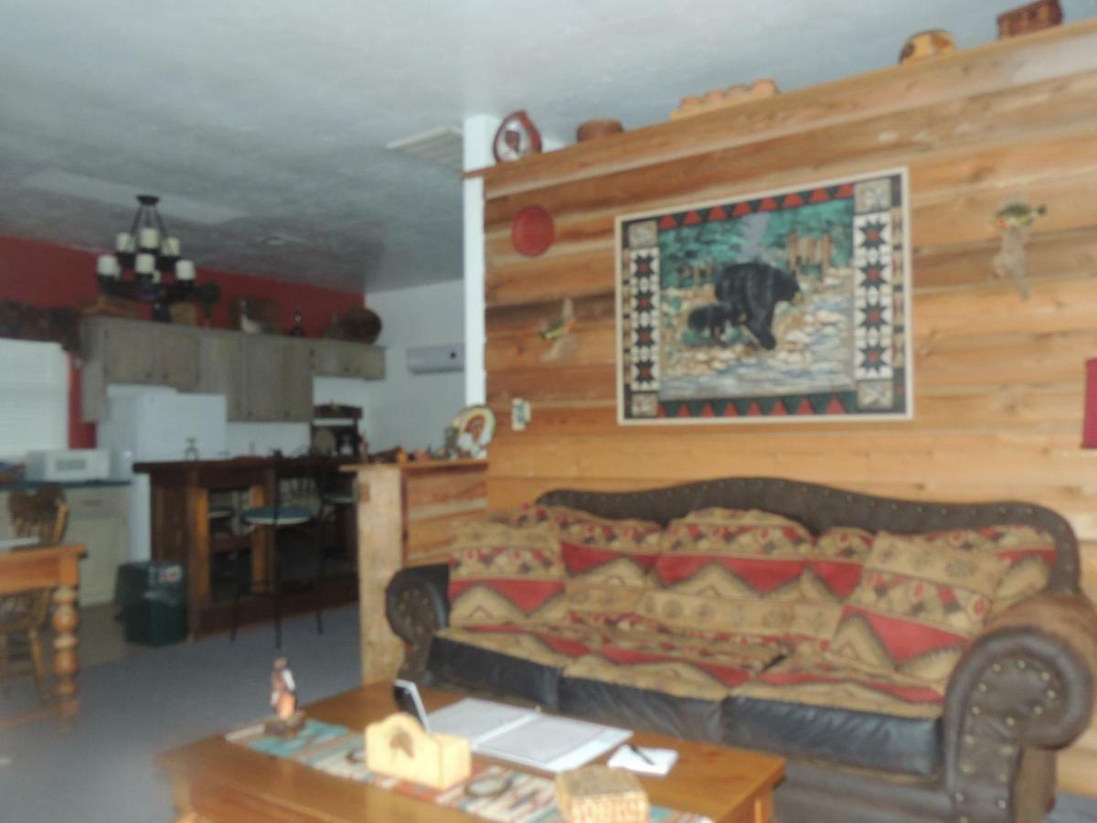 The Whispering Pines Inn Norman Buitenkant foto