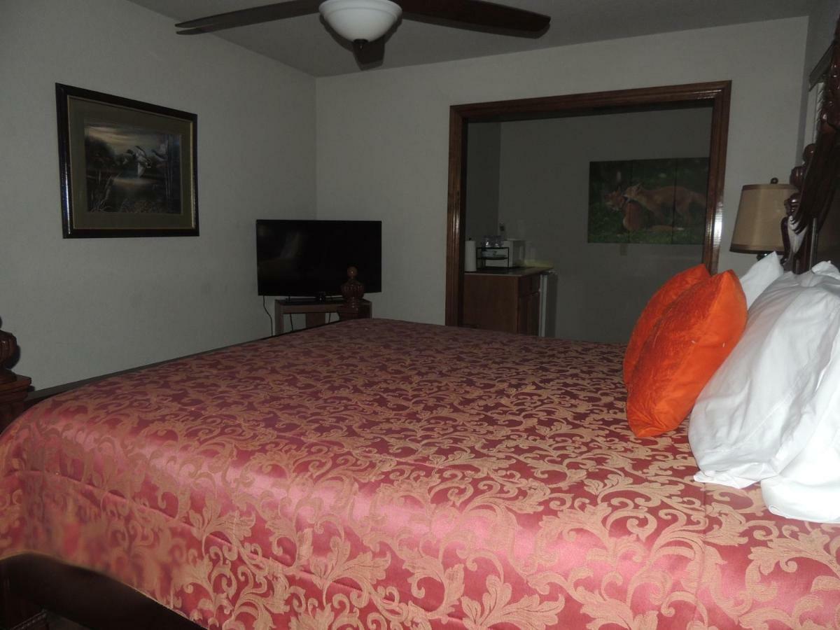 The Whispering Pines Inn Norman Buitenkant foto