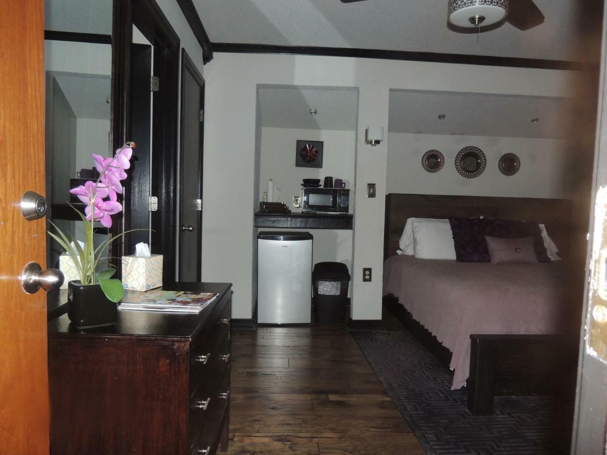 The Whispering Pines Inn Norman Buitenkant foto