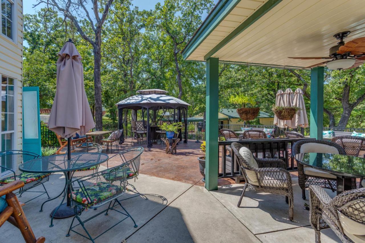 The Whispering Pines Inn Norman Buitenkant foto